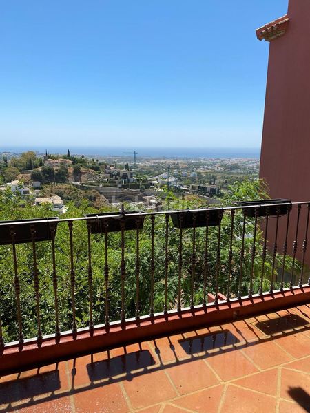 Foto e3f35807-5da3-429b-9db6-ae10372077dd. Apartament amb calefacció piscina a La Quinta Benahavís