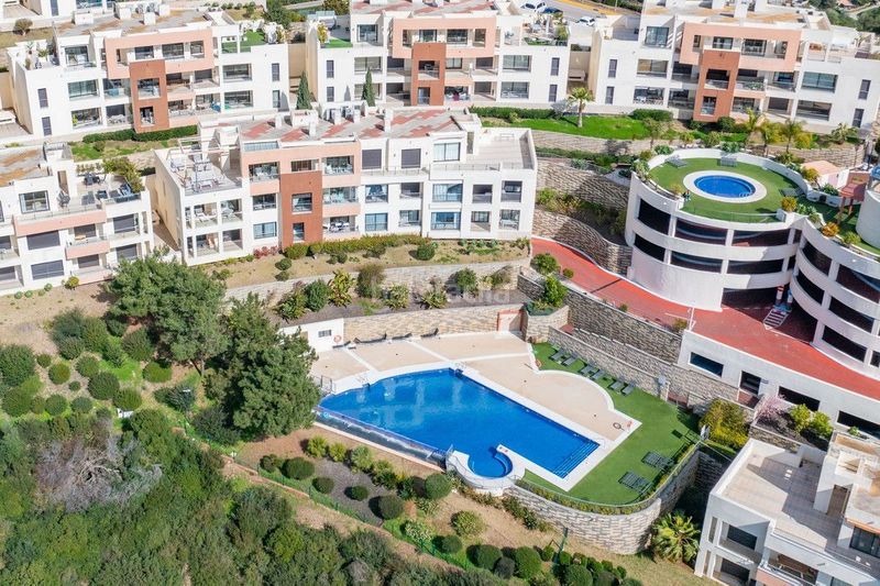 Foto 8aba91f1-f2a5-4530-9d12-cbdcc5f16ab9. Àtic amb calefacció piscina a Alto de los Monteros Marbella