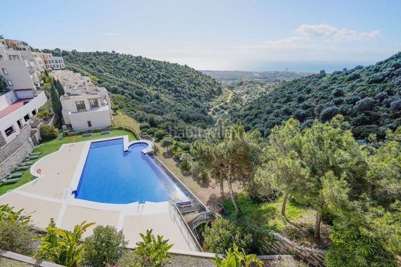 Foto f23c79c7-3146-43fc-8505-c038f0e376d8. Àtic amb calefacció piscina a Alto de los Monteros Marbella