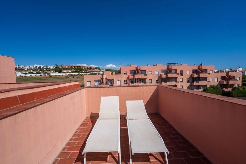 Foto fe7de575-007d-4038-a315-4ae3e6cd59b9. Àtic amb calefacció piscina a Alcorrín Manilva