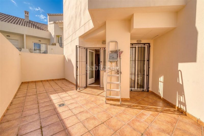 Foto 0051029d-f87f-47a8-bf59-fb2dbe0c8843. Casa adossada amb calefacció piscina a Costabella Marbella