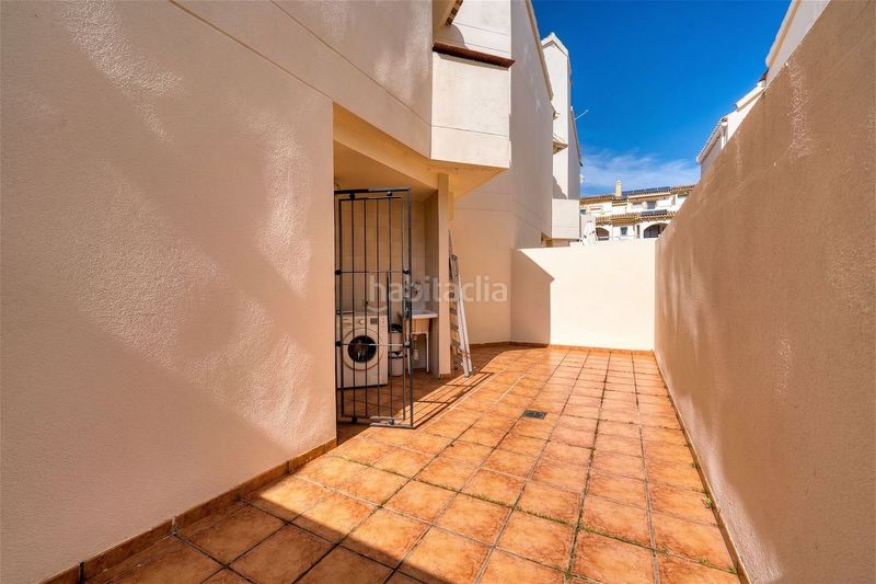 Foto 54e6b4c1-67a4-47fe-a7c5-20495a30986b. Casa adossada amb calefacció piscina a Costabella Marbella