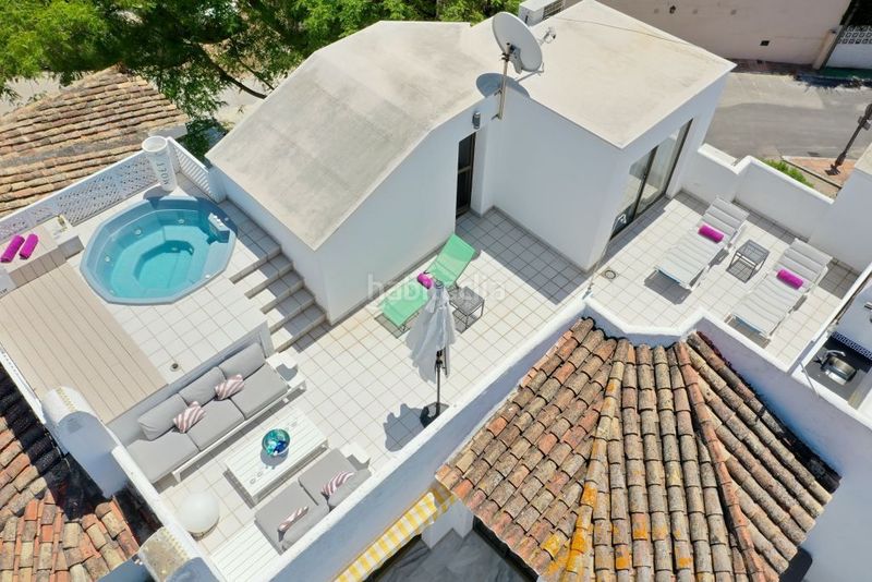 Foto 1f907c54-0b30-47a4-aed6-9d0035af34a2. Àtic amb calefacció piscina a Real de Zaragoza Marbella