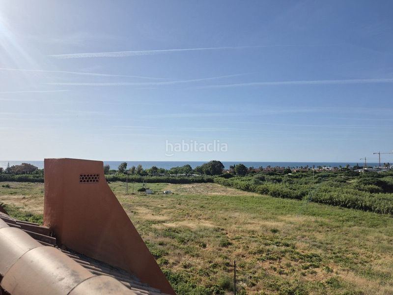 Foto 48e2f544-5211-4770-8581-e2fbaf2138c1. Àtic amb calefacció piscina a El Castillo Manilva