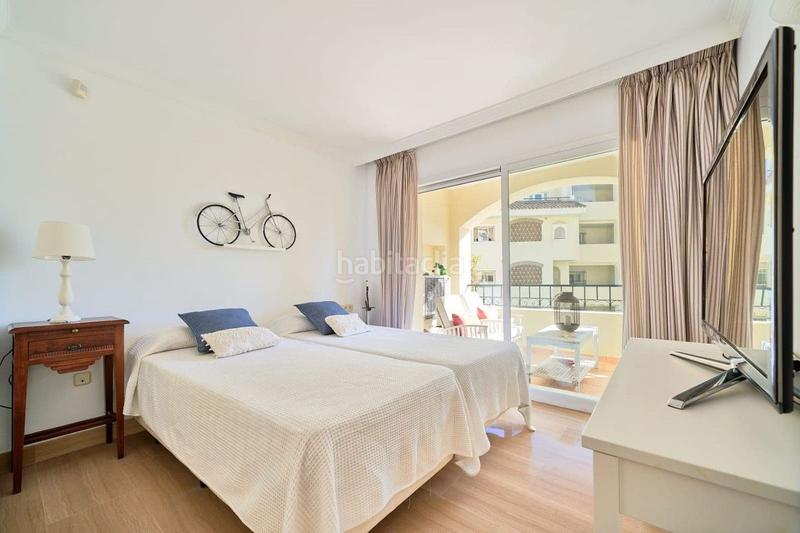 Foto 30d52728-d344-4604-b1ff-c1514607a075. Lloguer apartament amb calefacció piscina a Romana Playa Marbella