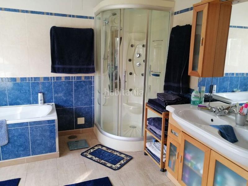 Foto 18ddb36d-776c-46f8-97ac-29d47f9c5e98. Semi detached house with heating pool in Los Llanos Estepona