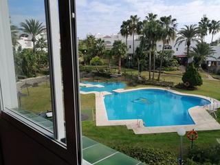 Maison jumelée à Los Llanos. Estupenda casa adosada en estepona