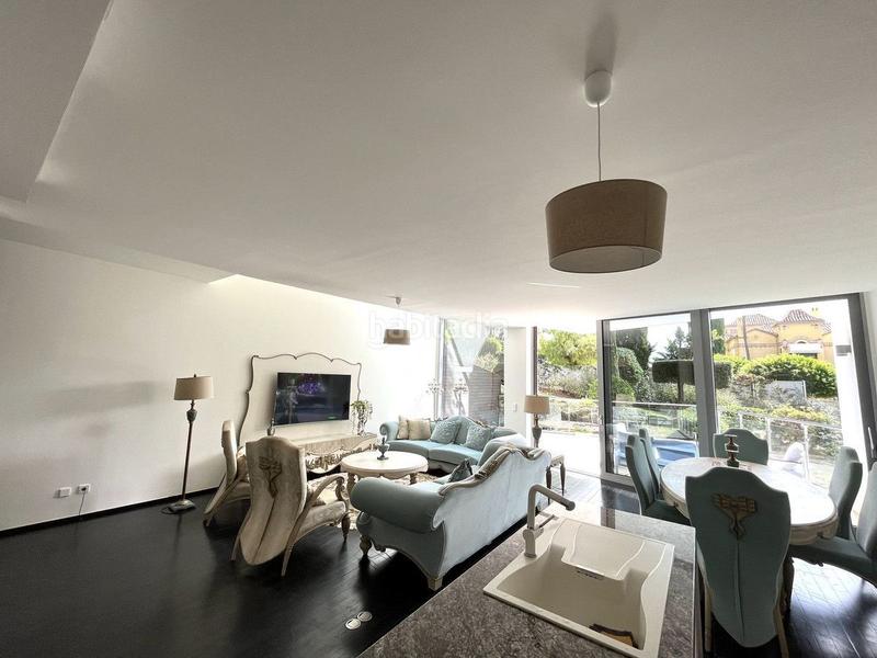 Foto 8dc8e1a5-63aa-4b7d-b769-8ec5edf56d70. Alquiler casa adosada fantástico adosado en Sierra Blanca, en Marbella