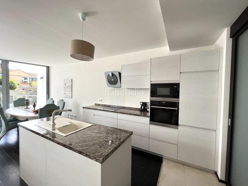 Foto f73bc2d8-1959-431d-9d7c-3cdd6ca70a50. Rent semi detached house with heating pool in Sierra Blanca Marbella