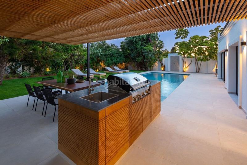 Foto 8a4bed19-1a42-48b3-bd17-574a0506d644. Chalet mit heizung pool in Puerto Banús Marbella