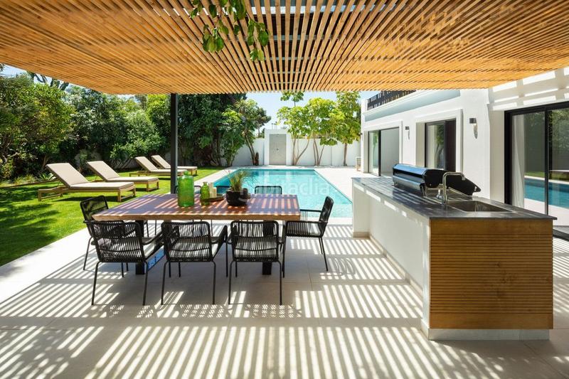 Foto b1bf5465-e527-4392-847c-541e9dd3bef8. Chalet mit heizung pool in Puerto Banús Marbella