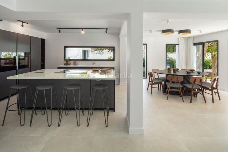 Foto c789832f-a053-4f0b-b613-b49b6c16107a. Chalet mit heizung pool in Puerto Banús Marbella