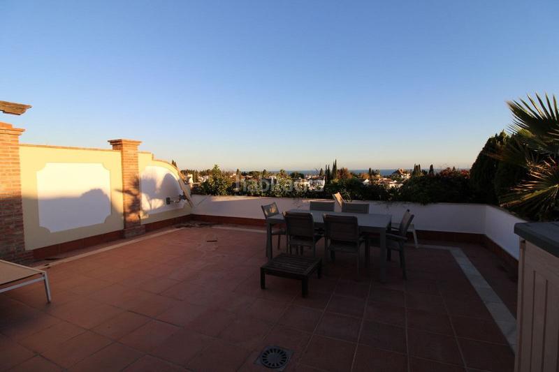 Foto 145a3a99-8c81-449d-a83b-4732ec625125. Miete dachwohnung mit heizung pool in lomas de Marbella club Marbella