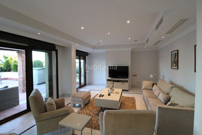 Foto 1fcae533-6c48-4ad6-92e0-b6a88bb216c3. Miete dachwohnung mit heizung pool in lomas de Marbella club Marbella