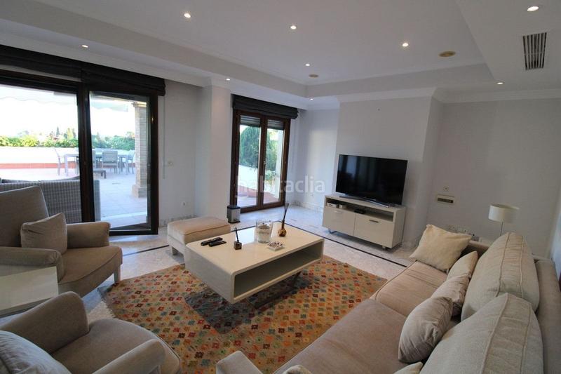 Foto 5c981e9d-8389-42ef-bd7d-1e71bd3b65ef. Miete dachwohnung mit heizung pool in lomas de Marbella club Marbella