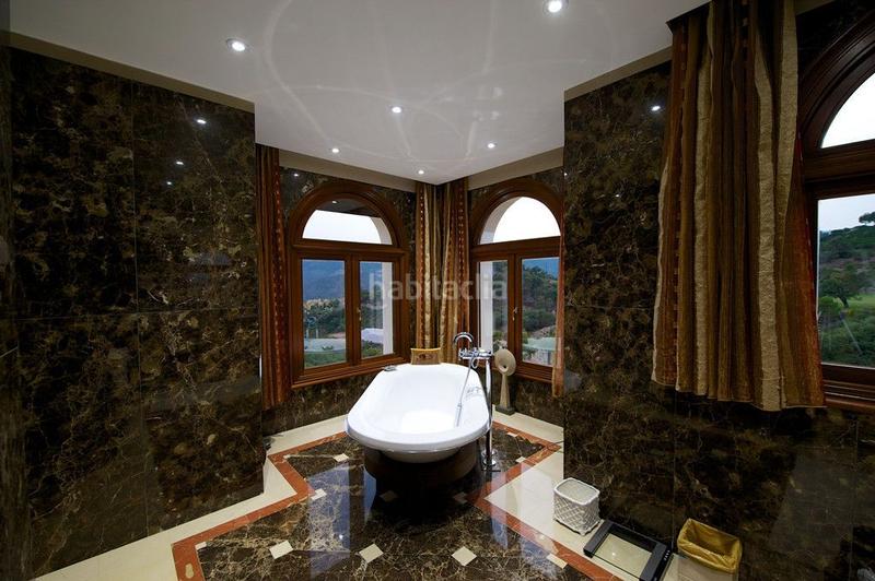 Foto 3e6d2eae-22f7-4bd6-a5b6-4e9815f01ecd. Chalet avec chauffage piscine dans La Zagaleta Benahavís