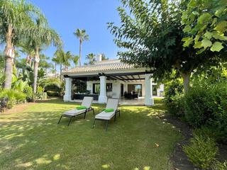 Xalet a Lomas de Marbella Club. Estupenda villa en milla de oro, marbella