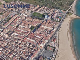 Pis  Carrer astúries. Sin comisión inmobiliaria. piso de cuatro dormitorios a 500m de