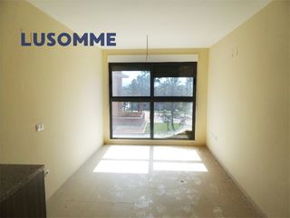 Piso  Carrer xúquer. Vivienda a estrenar, construida en 2009. piso de tres dormitorio