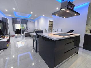 Pis en Pescadores - Saladillo. Piso en venta con patio, balc�n y plaza de garaje!