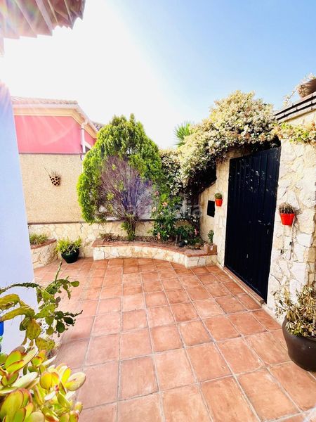 Foto 49a790ba-d8cf-4c51-a10d-2f3e0e5231fd. Chalet  en getares con piscina privada! en San García Algeciras