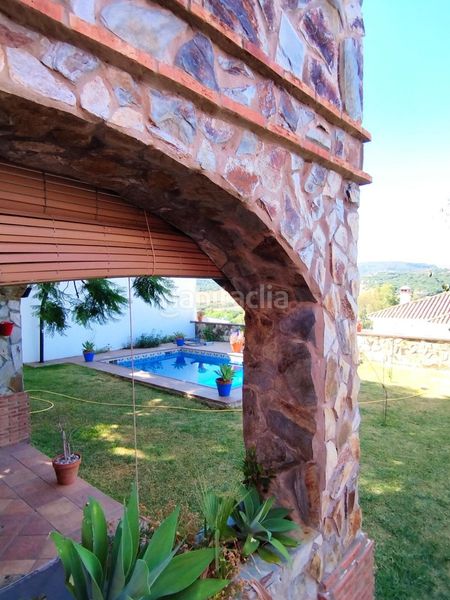 Foto 755dc5f3-8447-4b7c-86a2-e6643610cfed. Chalet  en getares con piscina privada! en San García Algeciras