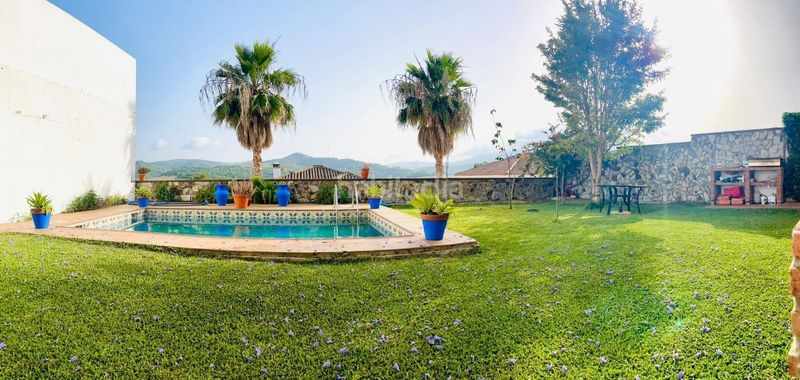 Foto 75f7d6bd-3e0e-4446-acd2-81c7bfddad2b. Chalet  en getares con piscina privada! en San García Algeciras