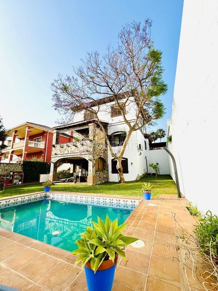 Foto b0545314-f89e-4400-a925-90c3013d14b9. Chalet  en getares con piscina privada! en San García Algeciras