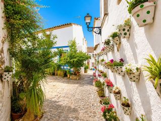 Haus in Castellar de la Frontera. Casa para derribar en el centro castellar!