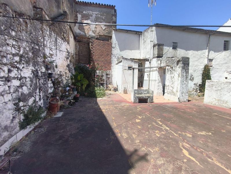 Foto 7da8c9ce-ebbd-46fb-9e7f-f3ced66e5297. Casa amb aparcament a Jimena de la Frontera