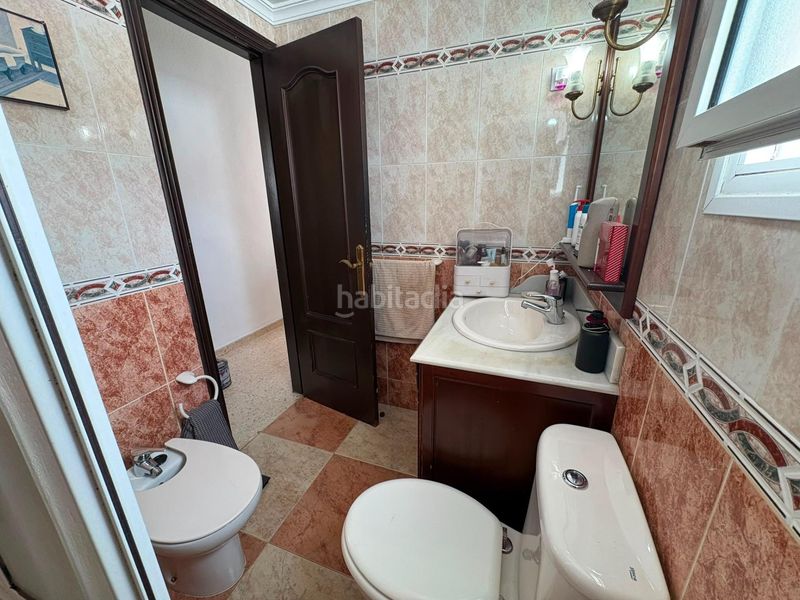 Foto 19e6e07b-aeb0-4df2-ad3d-82a72a4cccd7. Casa aparellada amb aparcament piscina a Barrios (Los)