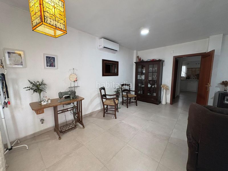Foto 1f6552a7-4f58-41d6-a1ac-fb74a25ad2cf. Casa aparellada amb aparcament piscina a Barrios (Los)