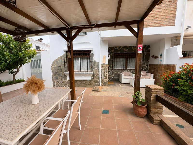 Foto 37adea5a-479b-4ed9-81e0-5f11b9e56097. Casa aparellada amb aparcament piscina a Barrios (Los)
