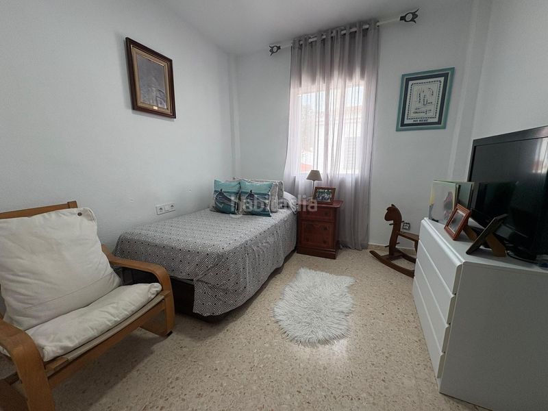 Foto 5b70219f-e5a6-4e73-816f-bbb272fee022. Casa aparellada amb aparcament piscina a Barrios (Los)
