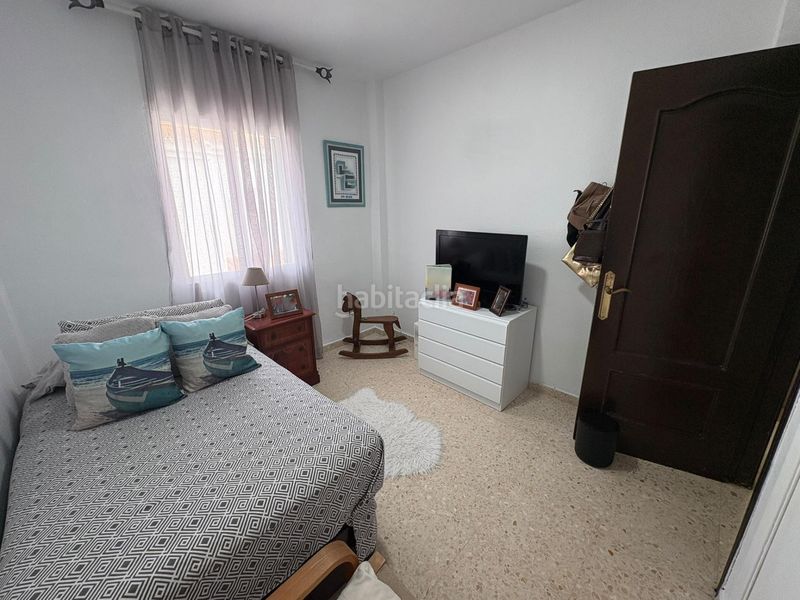 Foto b2da7d1b-4db1-4561-afbc-44b31c702a0a. Casa aparellada amb aparcament piscina a Barrios (Los)