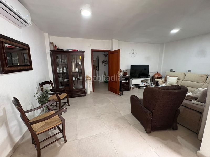 Foto b9199e2e-a79c-4275-a7a0-63b5a9a34758. Casa aparellada amb aparcament piscina a Barrios (Los)