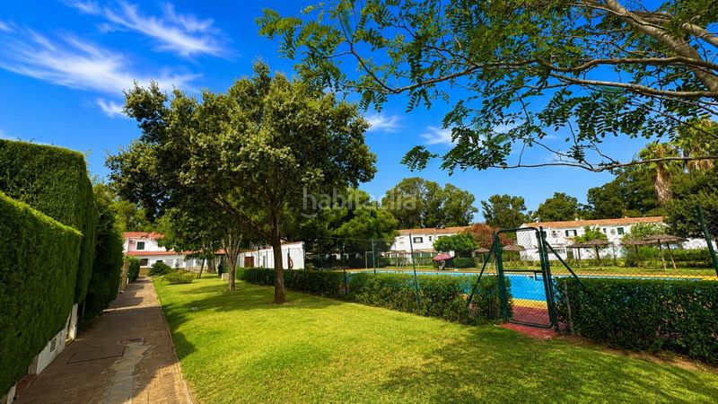 Foto be589edf-7b49-4912-8f05-a3819d4796d9. Casa aparellada amb aparcament piscina a Barrios (Los)
