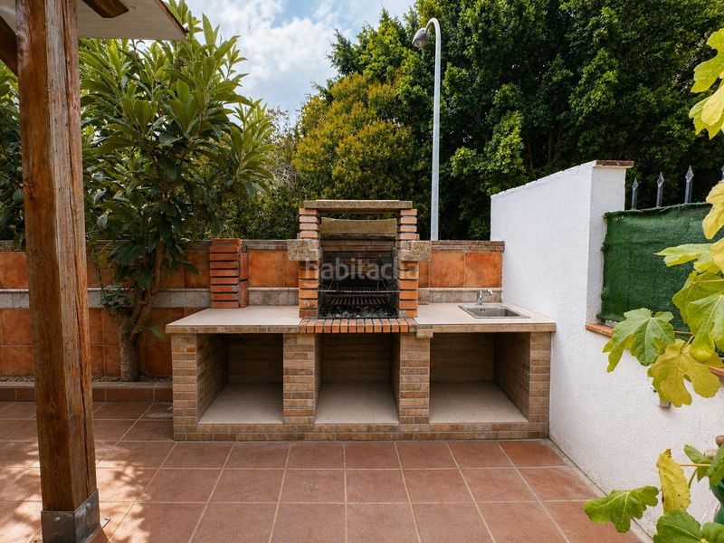 Foto bf239a2f-82b8-4bc4-bc12-13bb77f24981. Casa aparellada amb aparcament piscina a Barrios (Los)