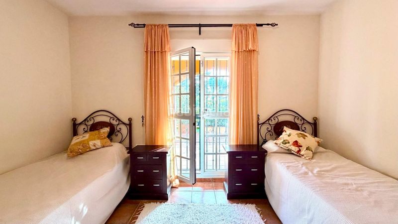 Foto 37a625de-2394-47c6-b7b1-f59866ffb1d9. Chalet mit parking pool in El Zabal-Santa Margarita Línea de la Concepción (La)