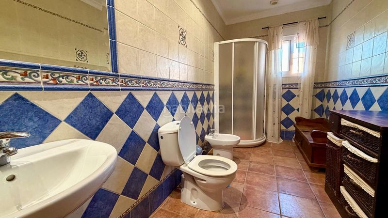 Foto ab0d9234-74bf-4c62-ab33-cb847b42e89e. Chalet mit parking pool in El Zabal-Santa Margarita Línea de la Concepción (La)