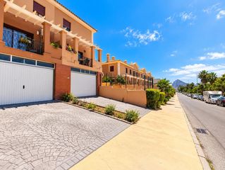 Casa a schiera in El Zabal-Santa Margarita. Espectacular adosado en la línea de la concepción!