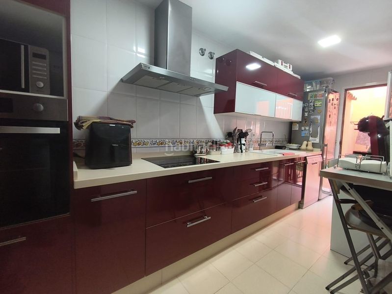 Foto b8b806e8-96f8-41ae-91bd-a36d82c47613. Casa amb aparcament a Pescadores - Saladillo Algeciras