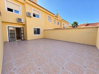 Casa adossada a San García
