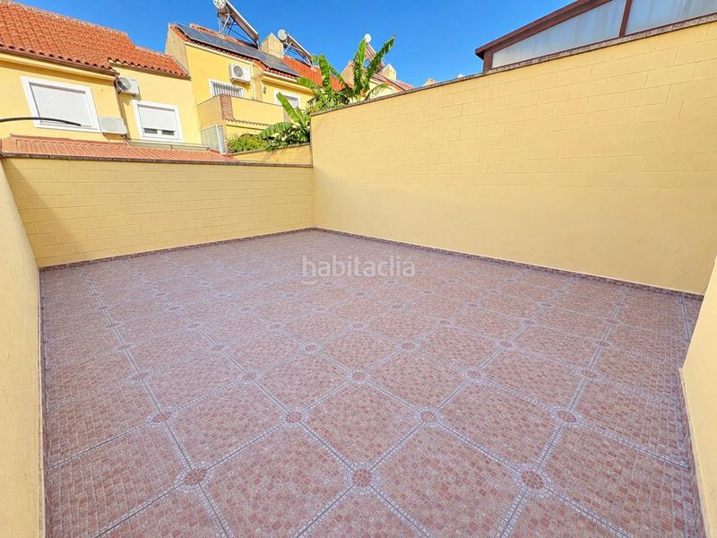 Foto dce2a8a1-58d4-495c-8b27-fc7a27de36a6. Casa adosada vivienda para entrar a vivir en sotorebolo, San García! en Algeciras