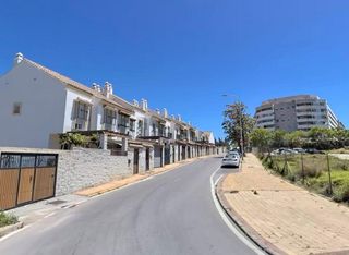 Casa adossada en San Bernab�. Casa en urbanizaci�n las pedrizas!