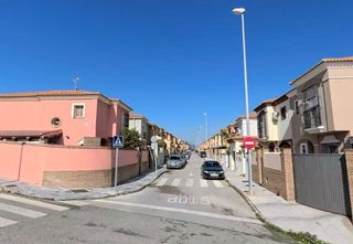 Xalet  Calle de isaac newton. Casa independiente en huerta las pilas!