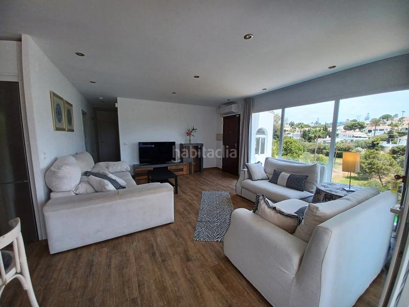 Foto 1822b0fe-7fed-4087-b274-e59f0dc8de8d. Rent chalet with fireplace parking pool in El Faro de Calaburra - Chaparral Mijas