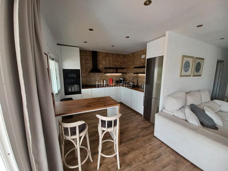 Foto 41729dd2-765b-402f-8002-5d37edf630af. Rent chalet with fireplace parking pool in El Faro de Calaburra - Chaparral Mijas