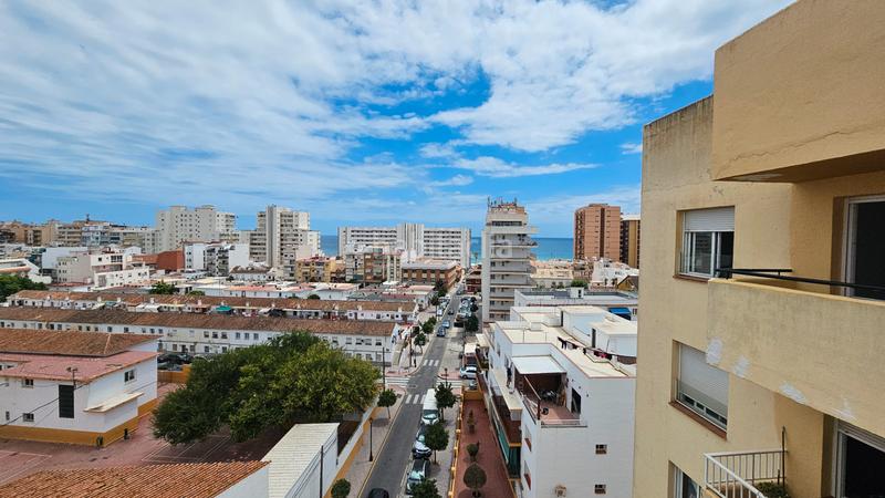 Foto 587da976-62b5-440f-ada6-71ec4e5a693d. Alquiler ático  con 240m de terraza para larga temporada en Fuengirola