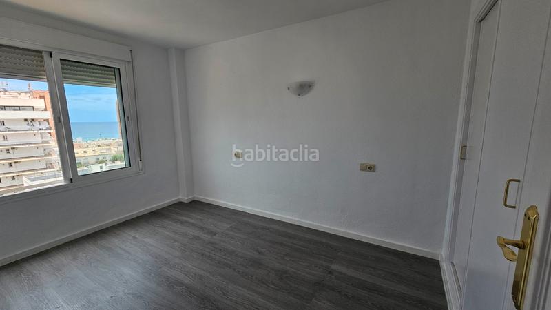 Foto 792f1b25-8269-4f45-91e9-45a6a59b2a79. Alquiler ático  con 240m de terraza para larga temporada en Fuengirola